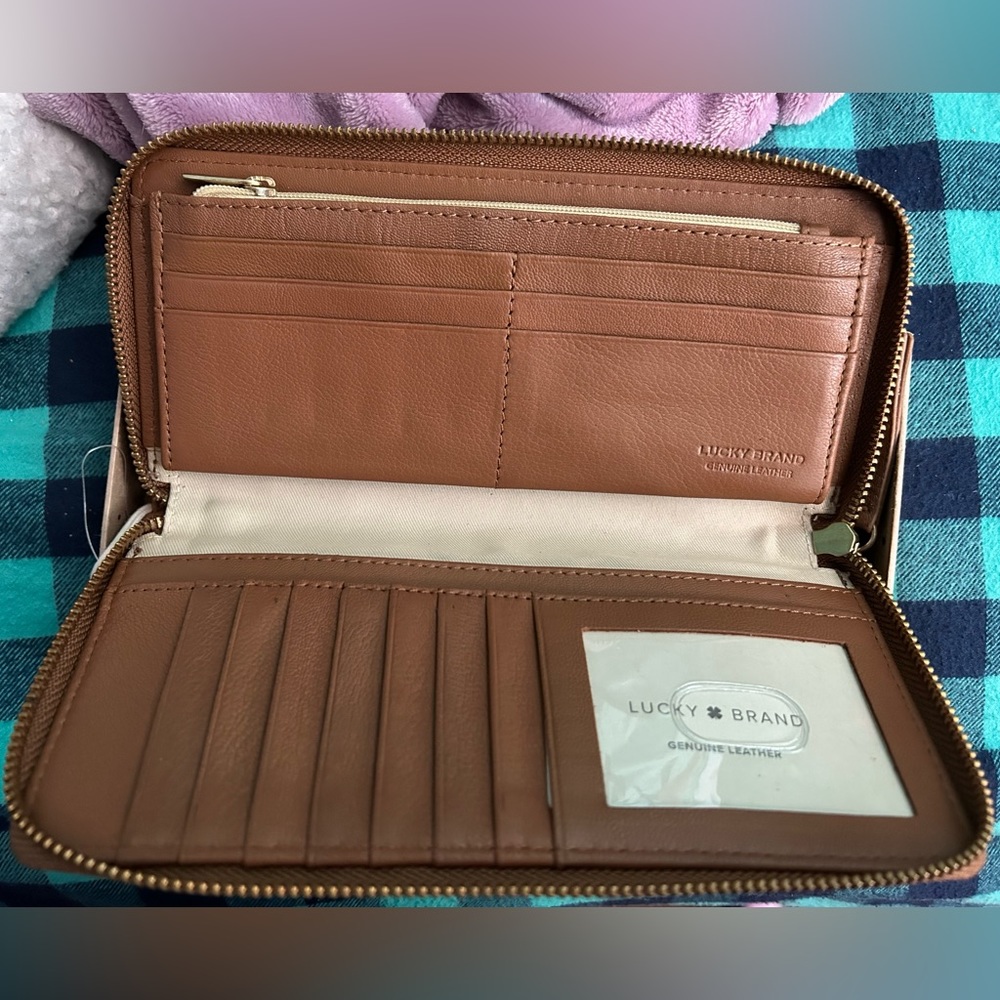 BRAND NEW WALLET WITH TAGS